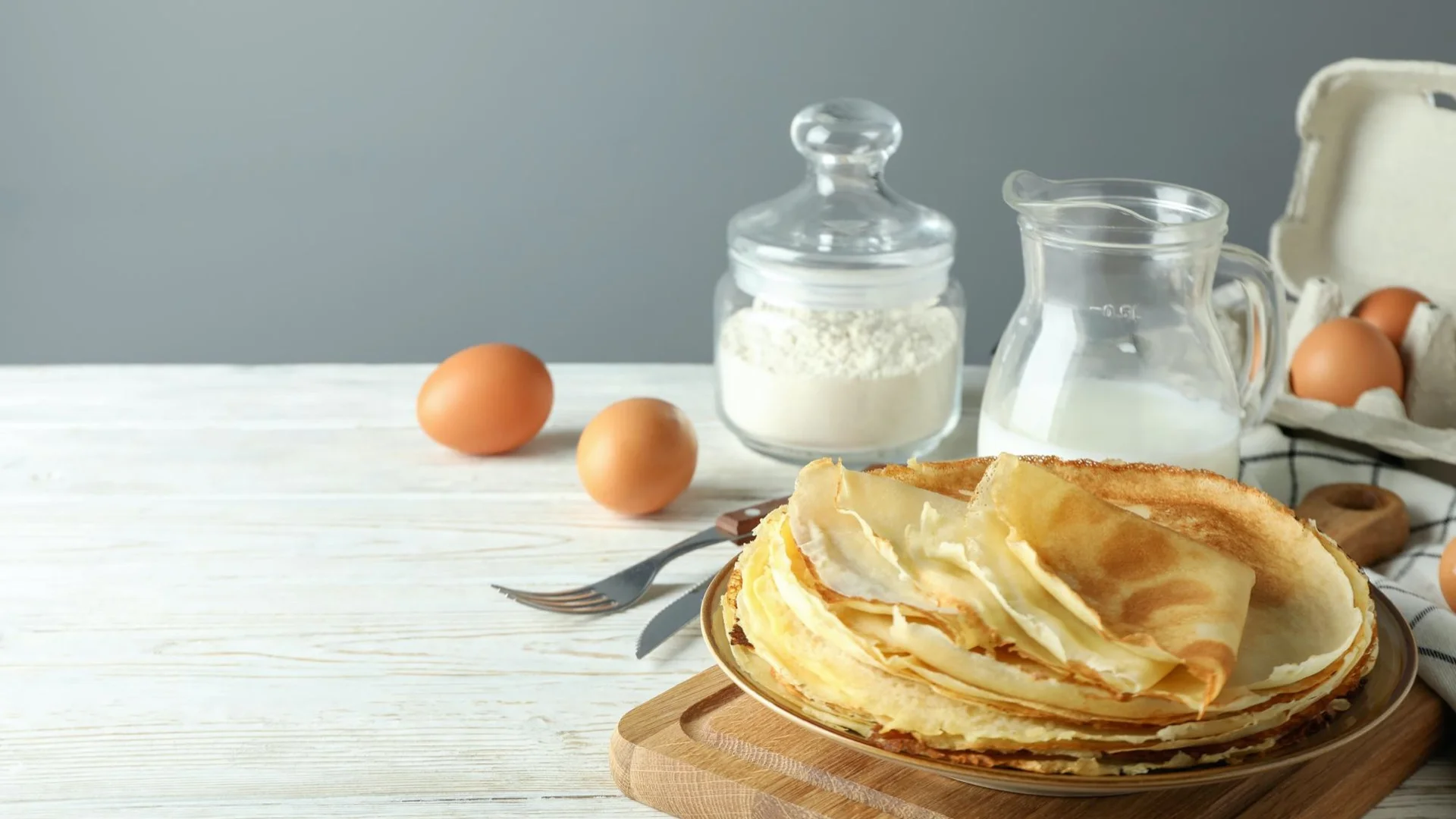 Pancakes: 44 ml milk, 44 ml flour, 1 egg